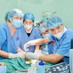 Bệnh viện Sản Nhi Nghệ An phối hợp chuyên gia quốc tế điều trị co cứng cơ cho trẻ bại não