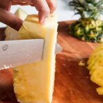 Cách tránh bị rát lưỡi khi ăn dứa tươi