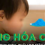 Bé 2 tuổi nguy kịch do uống nhầm hóa chất anh trai mang ở trường về