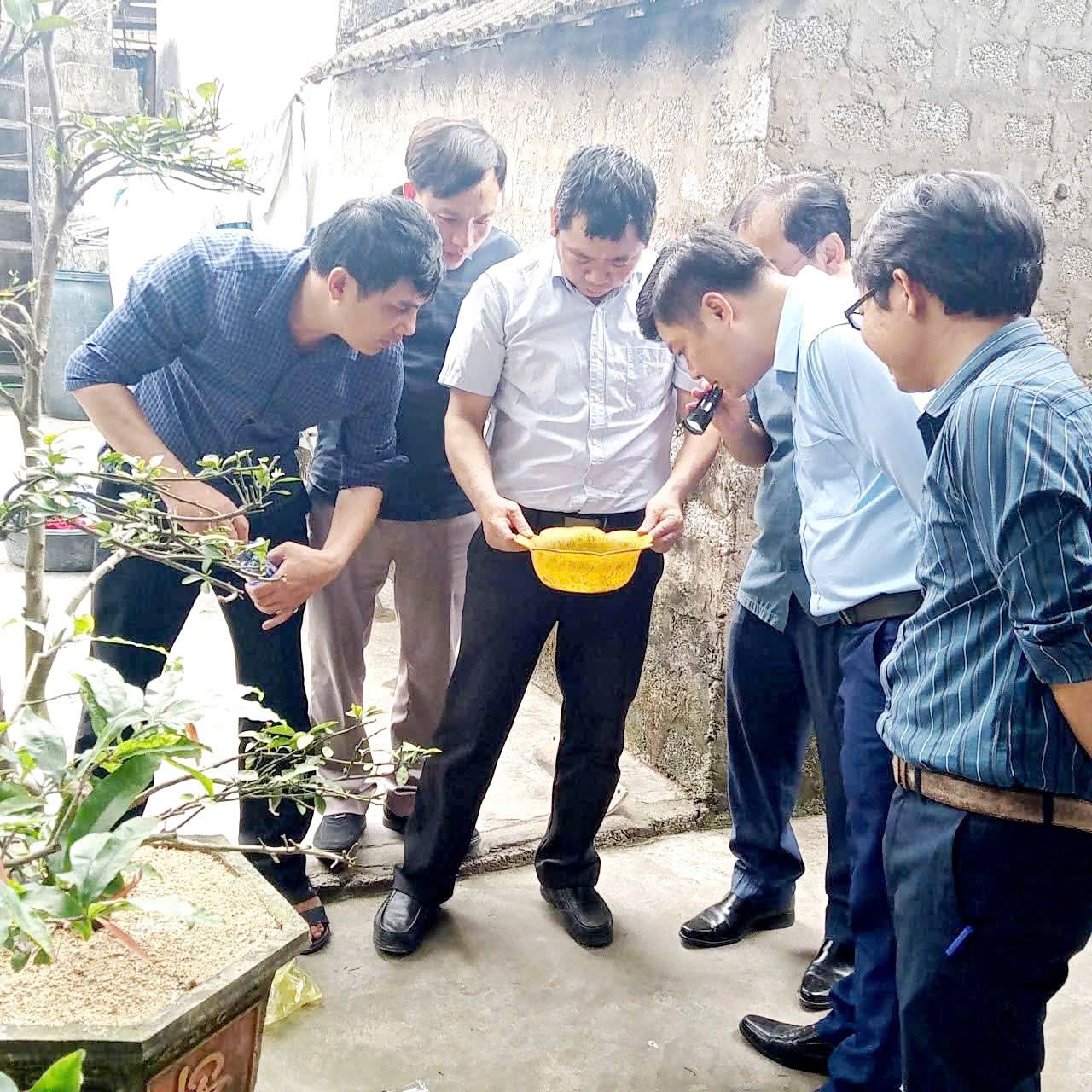 Siết chặt giám sát sốt xuất huyết tại Nghệ An trước mùa dịch
- Ảnh 1. Siết chặt giám sát sốt xuất huyết tại Nghệ An trước mùa dịch
- Ảnh 1.
