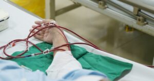 ‘Ngôi nhà’ của những người chạy thận ở phía trong chợ Giời