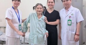 16 ngày, 2 cuộc đại phẫu cứu cụ bà 89 tuổi ở Bệnh viện Việt Đức