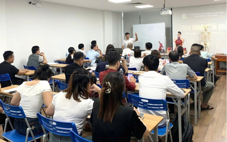 Đào tạo liên tục để nâng cao năng lực về y học cổ truyền cho cán bộ y tế trong thời kỳ mới