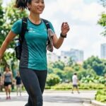 Đi bộ hay bơi lội: Lựa chọn nào tối ưu cho sức khỏe và thể lực?