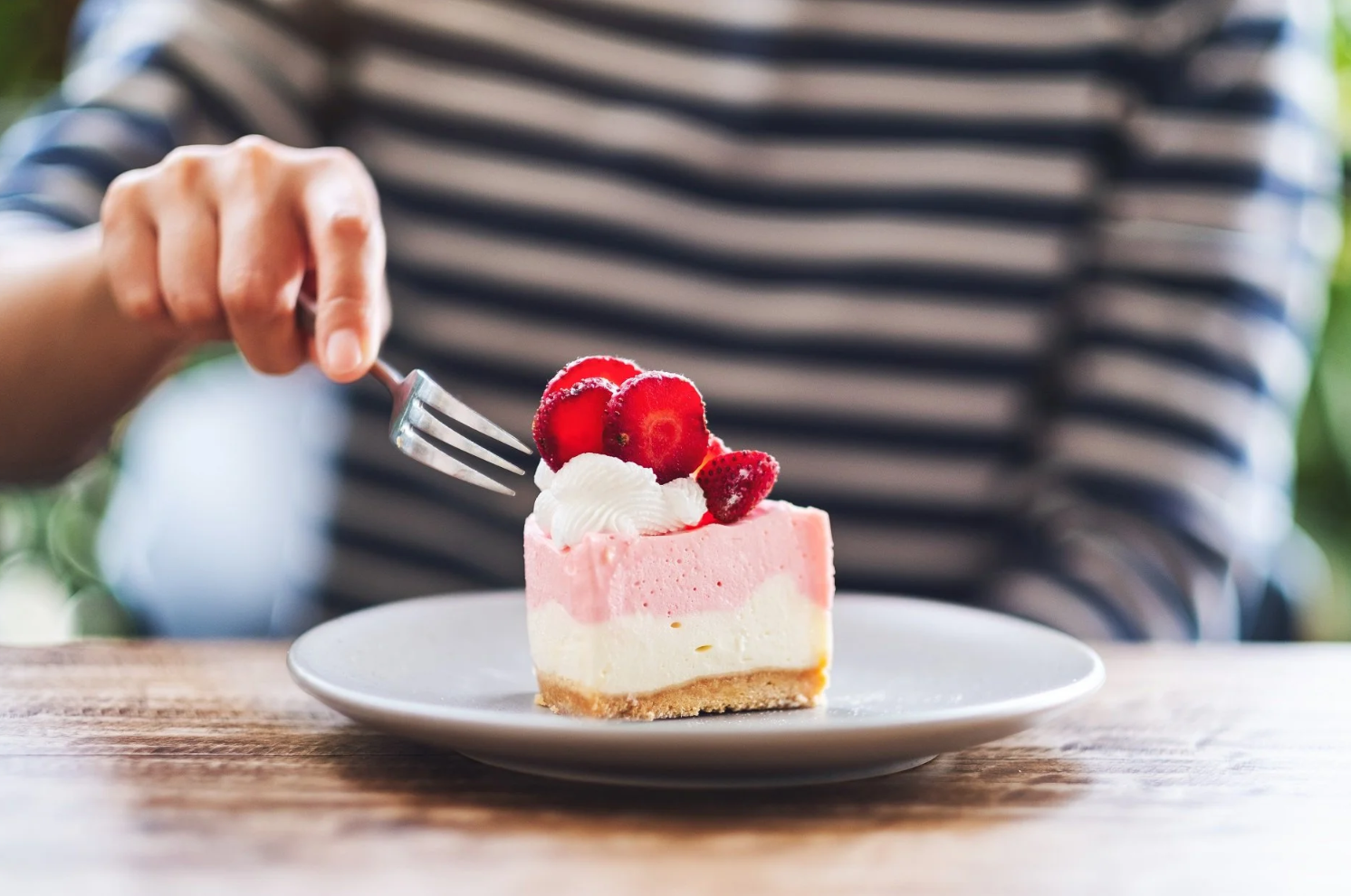 Nên ăn bánh ngọt vào lúc nào để tránh tăng đường huyết?- Ảnh 1.