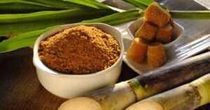 3 công dụng làm đẹp bất ngờ của đường mía thô