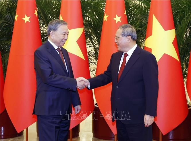 Tổng Bí thư, Chủ tịch nước Tô Lâm hội kiến Thủ tướng Trung Quốc Lý Cường - Ảnh 1.