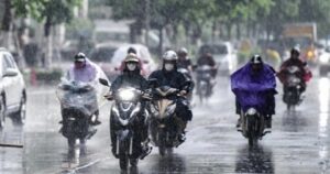 Nhiều khu vực chuyển mưa dông từ chiều tối nay, cảnh báo lũ quét và sạt lở đất.