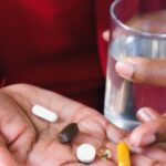 Dấu hiệu cảnh báo cơ thể dư thừa vitamin