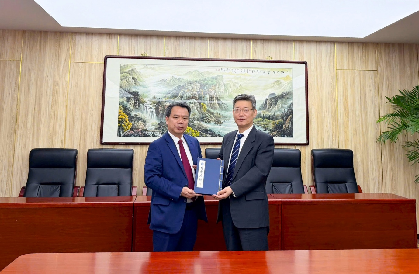 Học viện Y - Dược học cổ truyền Việt Nam tăng cường hợp tác Quốc tế về đào tạo và nghiên cứu y học cổ truyền- Ảnh 6.