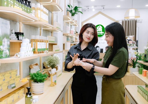 'Minh bạch' trở thành tiêu chuẩn mới của mỹ phẩm Việt Nam- Ảnh 1. 'Minh bạch' trở thành tiêu chuẩn mới của mỹ phẩm Việt Nam- Ảnh 1.