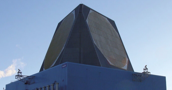 Iran phá hủy radar đắt nhất thế giới của Mỹ