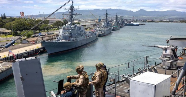 Bệ phóng lạ tại vị trí ‘đắt giá’ trên tàu chiến Mỹ