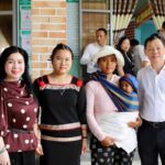 Đoàn công tác Bộ Y tế thăm, tặng quà cơ sở y tế và trẻ em có hoàn cảnh khó khăn ở Đắk Lắk