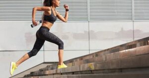 Cách leo cầu thang bộ giúp giảm mỡ đùi và sở hữu đôi chân thon gọn