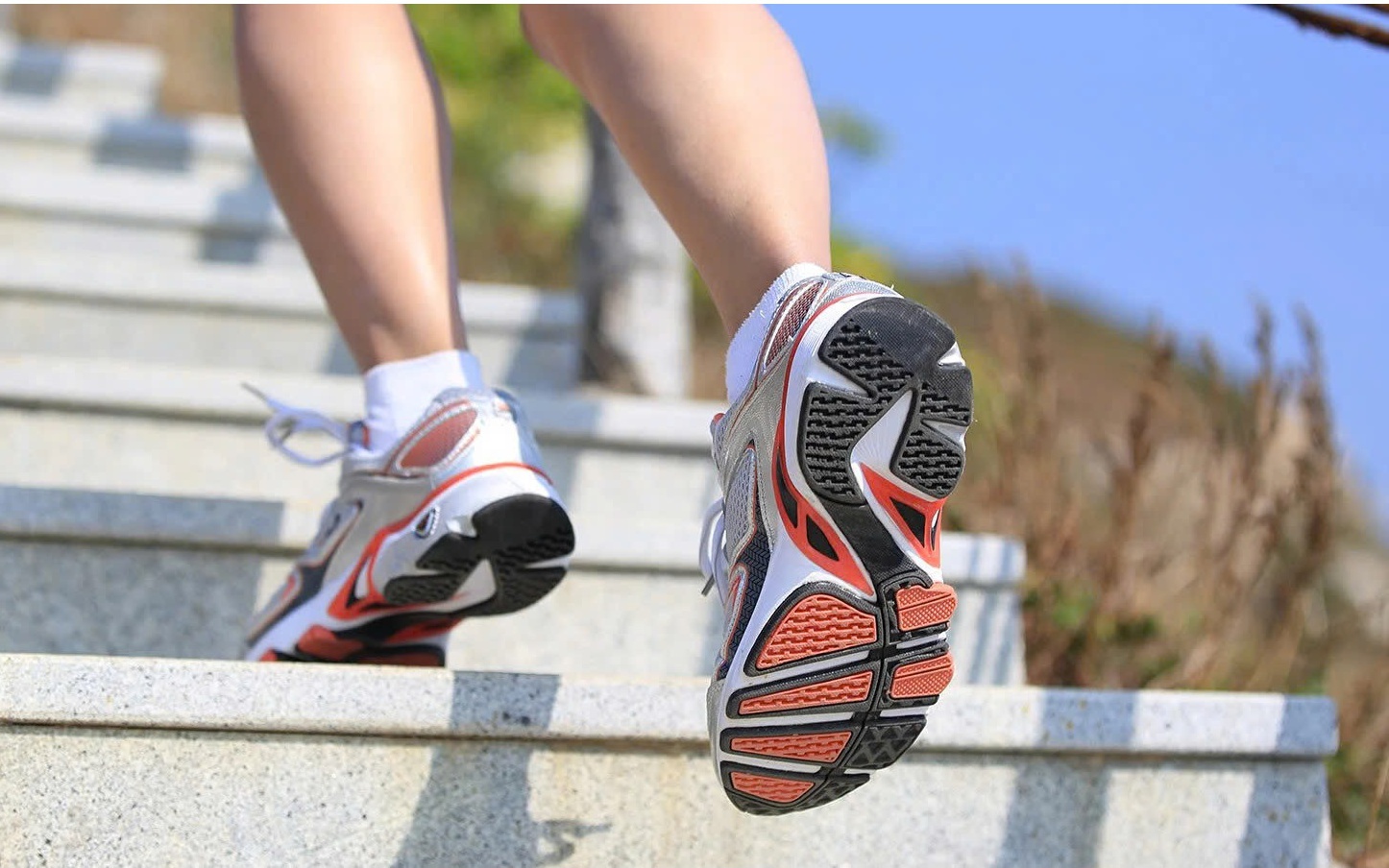 Đi cầu thang bộ mỗi ngày có đủ để giảm cân?