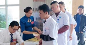 Hình ảnh cử tri đặc khu Bạch Long Vĩ đi bầu cử sớm một ngày