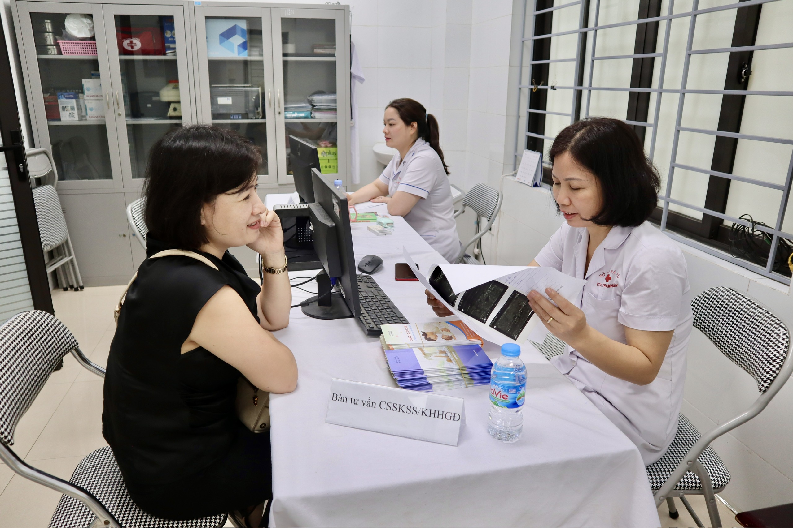 Liên kết bệnh viện - trạm y tế: Đưa dịch vụ chất lượng cao về tuyến cơ sở- Ảnh 5. Liên kết bệnh viện - trạm y tế: Đưa dịch vụ chất lượng cao về tuyến cơ sở- Ảnh 5.