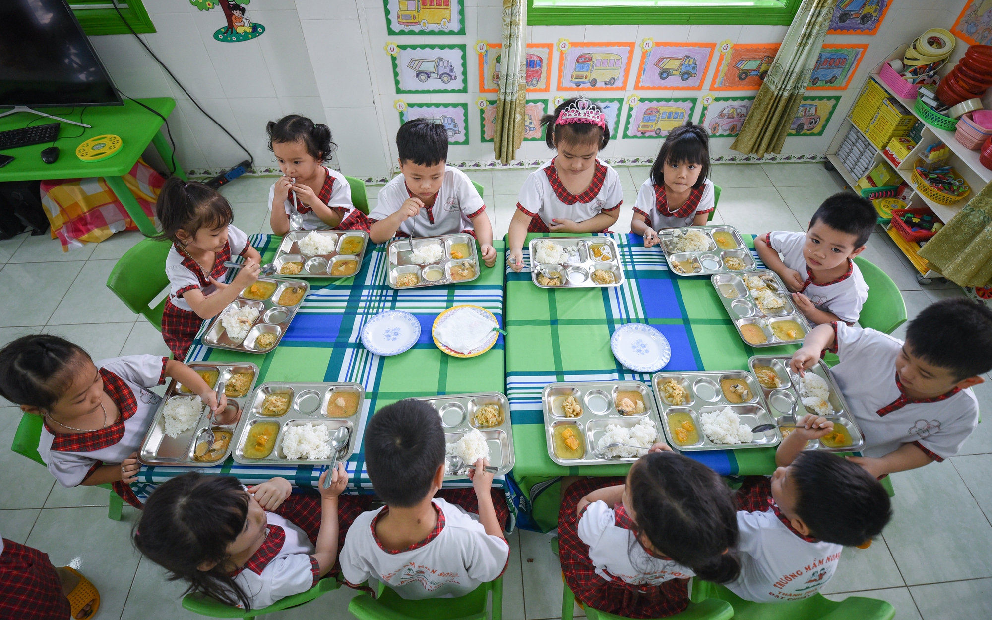 Cảnh báo đường ẩn trong bữa sáng và nguy cơ với trẻ nhỏ- Ảnh 3.