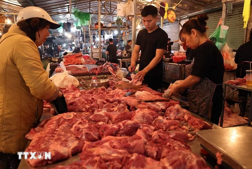 Hà Nội dự kiến xây mới, xây lại 108 chợ, giải tỏa tất cả các 'chợ cóc'- Ảnh 1. Hà Nội dự kiến xây mới, xây lại 108 chợ, giải tỏa tất cả các 'chợ cóc'- Ảnh 1.