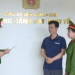 Bắt khẩn cấp 2 mẹ con sản xuất gần 1.000 lít ‘dấm nếp ủ men từ gạo’ bằng hóa chất