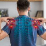 5 động tác giúp giảm đau lưng, cứng cổ do ngồi nhiều
