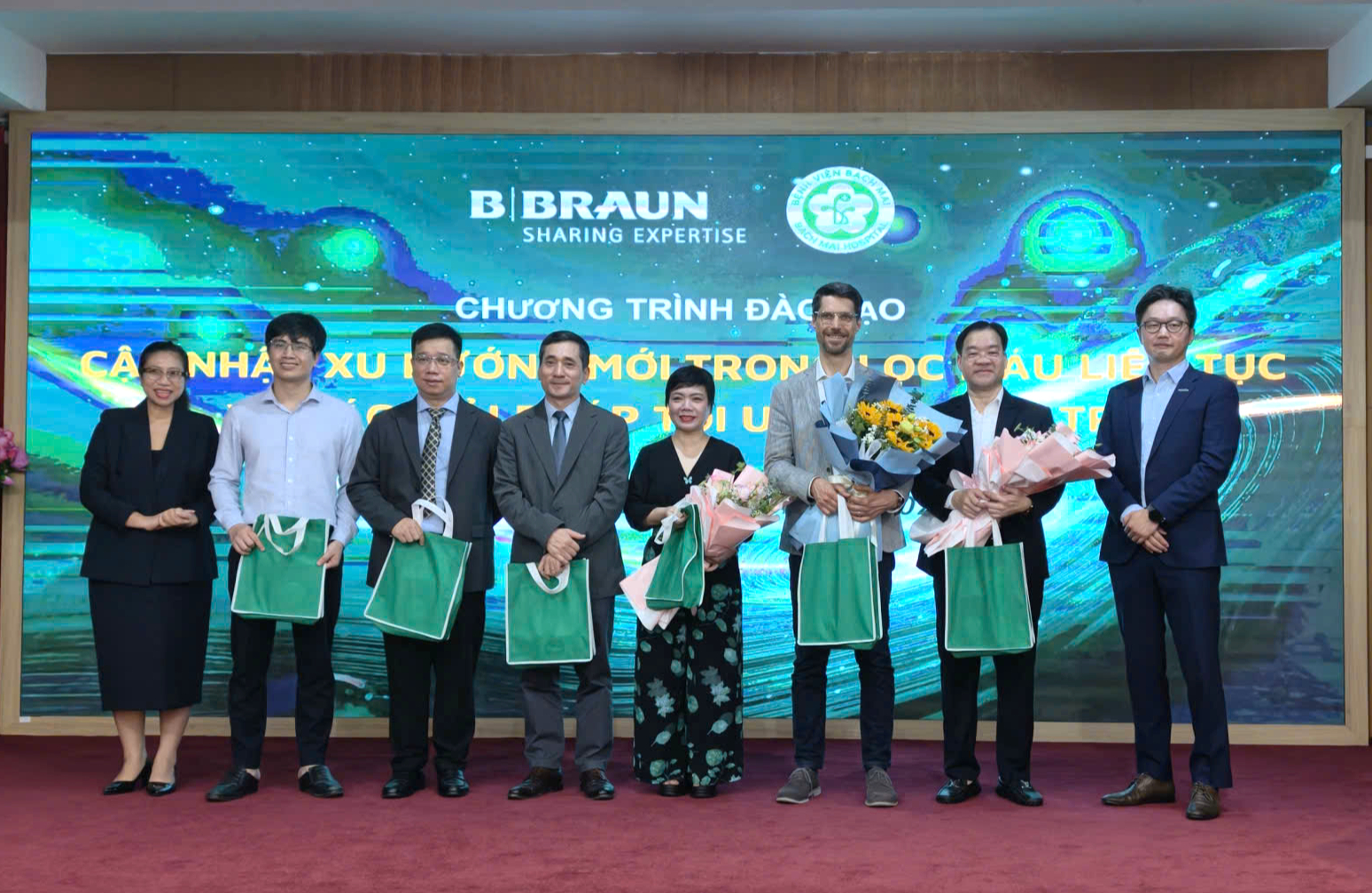 Nhiều bệnh nhân hồi sức nguy cơ suy thận, lọc máu liên tục cần làm sớm, không chờ 'giai đoạn muộn'- Ảnh 3. Nhiều bệnh nhân hồi sức nguy cơ suy thận, lọc máu liên tục cần làm sớm, không chờ 'giai đoạn muộn'- Ảnh 3.