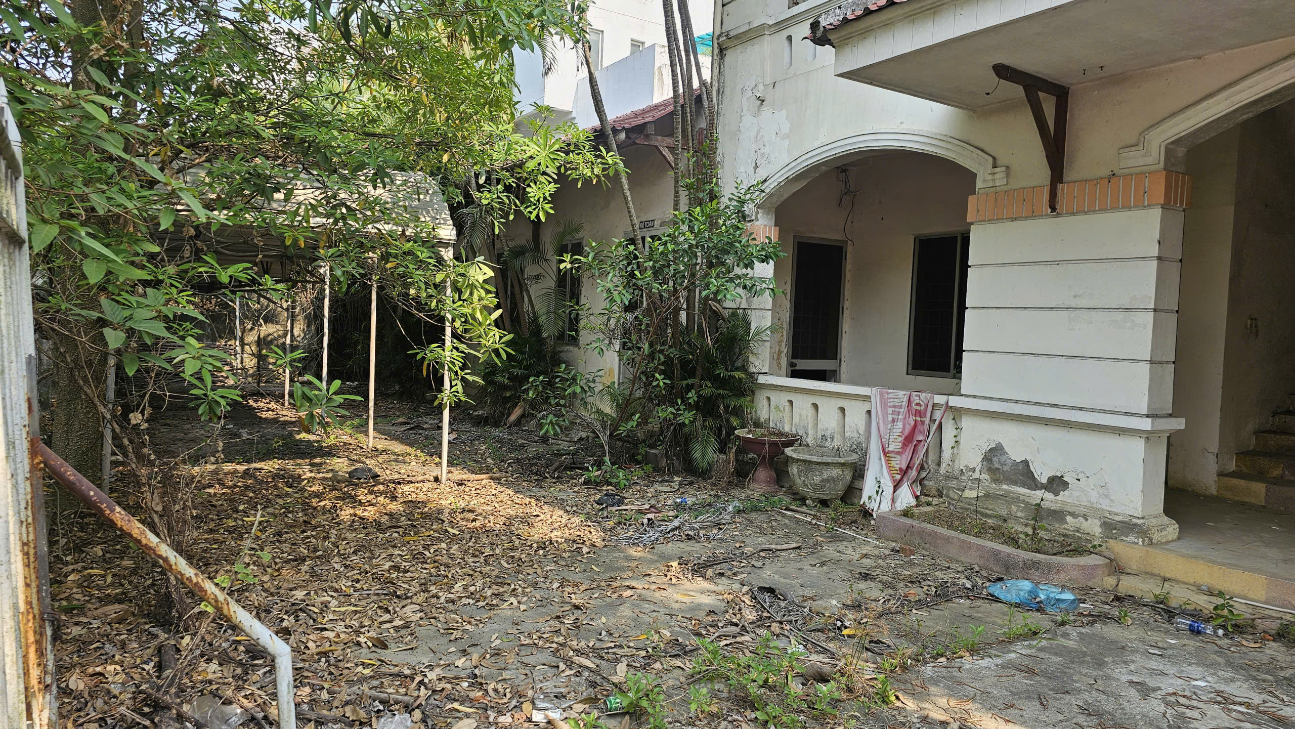 Hiện trạng khu đất 'vàng' sắp đấu giá làm tổ hợp thương mại, khách sạn cao cấp ở Huế- Ảnh 5. Hiện trạng khu đất 'vàng' sắp đấu giá làm tổ hợp thương mại, khách sạn cao cấp ở Huế- Ảnh 5.