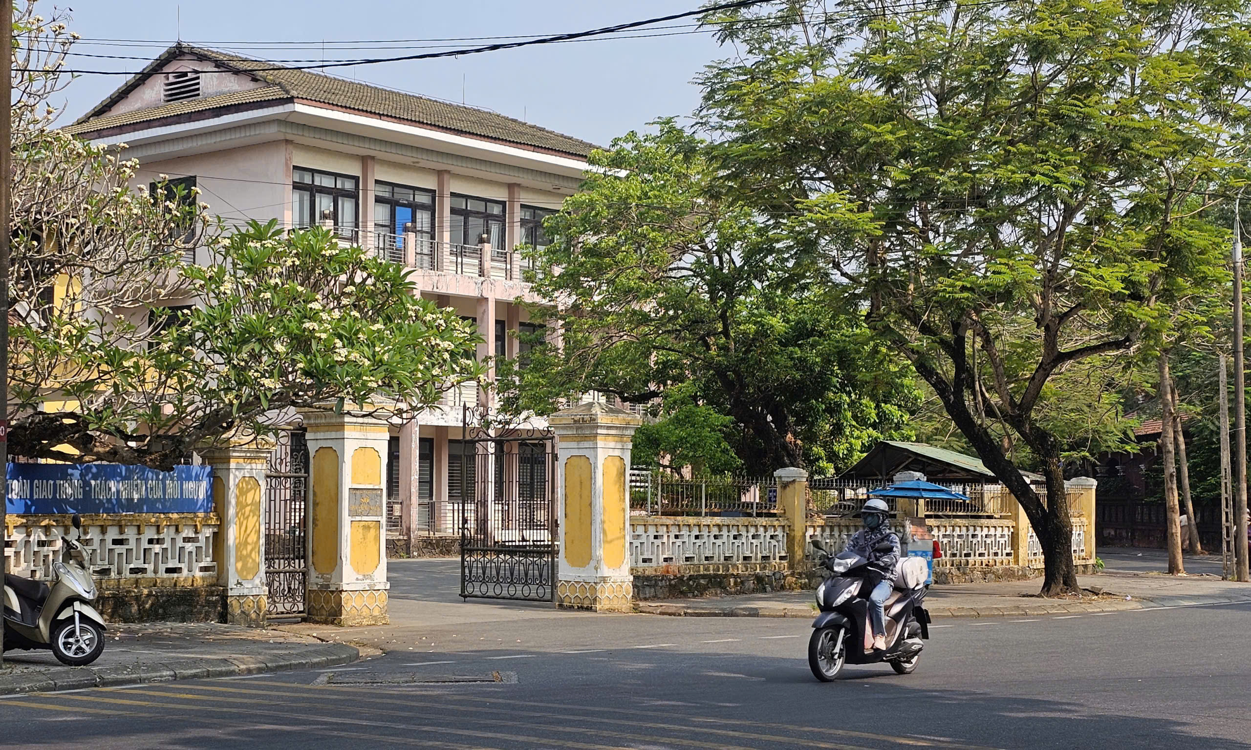Hiện trạng khu đất 'vàng' sắp đấu giá làm tổ hợp thương mại, khách sạn cao cấp ở Huế- Ảnh 1. Hiện trạng khu đất 'vàng' sắp đấu giá làm tổ hợp thương mại, khách sạn cao cấp ở Huế- Ảnh 1.
