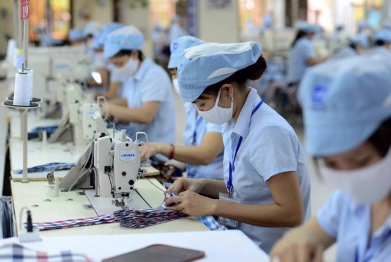 Đi làm dịp 30/4 - 1/5, người lao động có thể nhận lương gấp gần 5 lần- Ảnh 1. Đi làm dịp 30/4 - 1/5, người lao động có thể nhận lương gấp gần 5 lần- Ảnh 1.