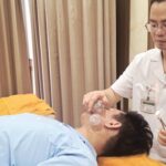Ngâm bể sục, ngủ phòng điều hòa, nam sinh liệt mặt sau một đêm
