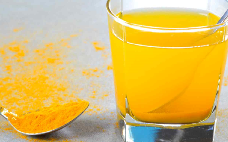 7 lợi ích tiềm năng khi uống nước nghệ mỗi ngày- Ảnh 2. Những ai không nên dùng củ nghệ?