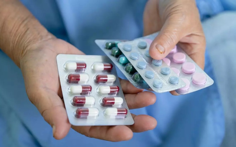 Phụ nữ tuổi 40 nên uống vitamin và khoáng chất nào để trẻ lâu?- Ảnh 3. 8 loại thuốc điều trị phổ biến âm thầm ‘rút cạn’ vitamin và khoáng chất của cơ thể