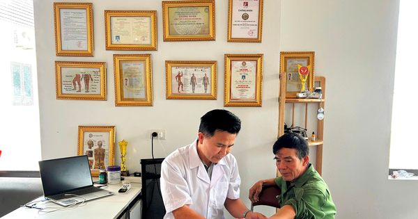 Y sĩ với tâm huyết ‘giữ lửa’ y học cổ truyền