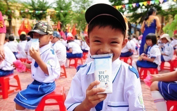 Sữa tươi: Nguồn dinh dưỡng vàng trong thực đơn học đường