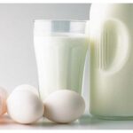 Bữa sáng với lòng trắng trứng gà và sữa giúp giữ dáng hiệu quả