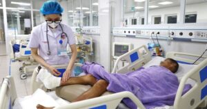 Tự ý bôi cao nóng vào vết xước, người đàn ông bị nhiễm trùng huyết nặng