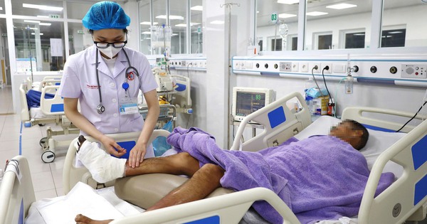 Tự ý bôi cao nóng vào vết xước, người đàn ông bị nhiễm trùng huyết nặng
