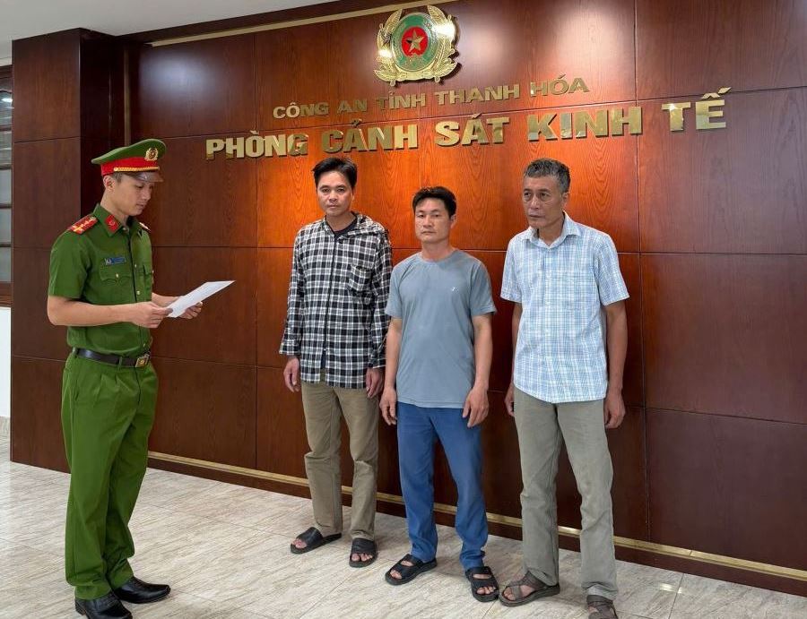 9118-1777544866160611192363-1 Bán thịt lợn nhiễm dịch tả châu Phi, 3 đối tượng bị khởi tố- Ảnh 1.