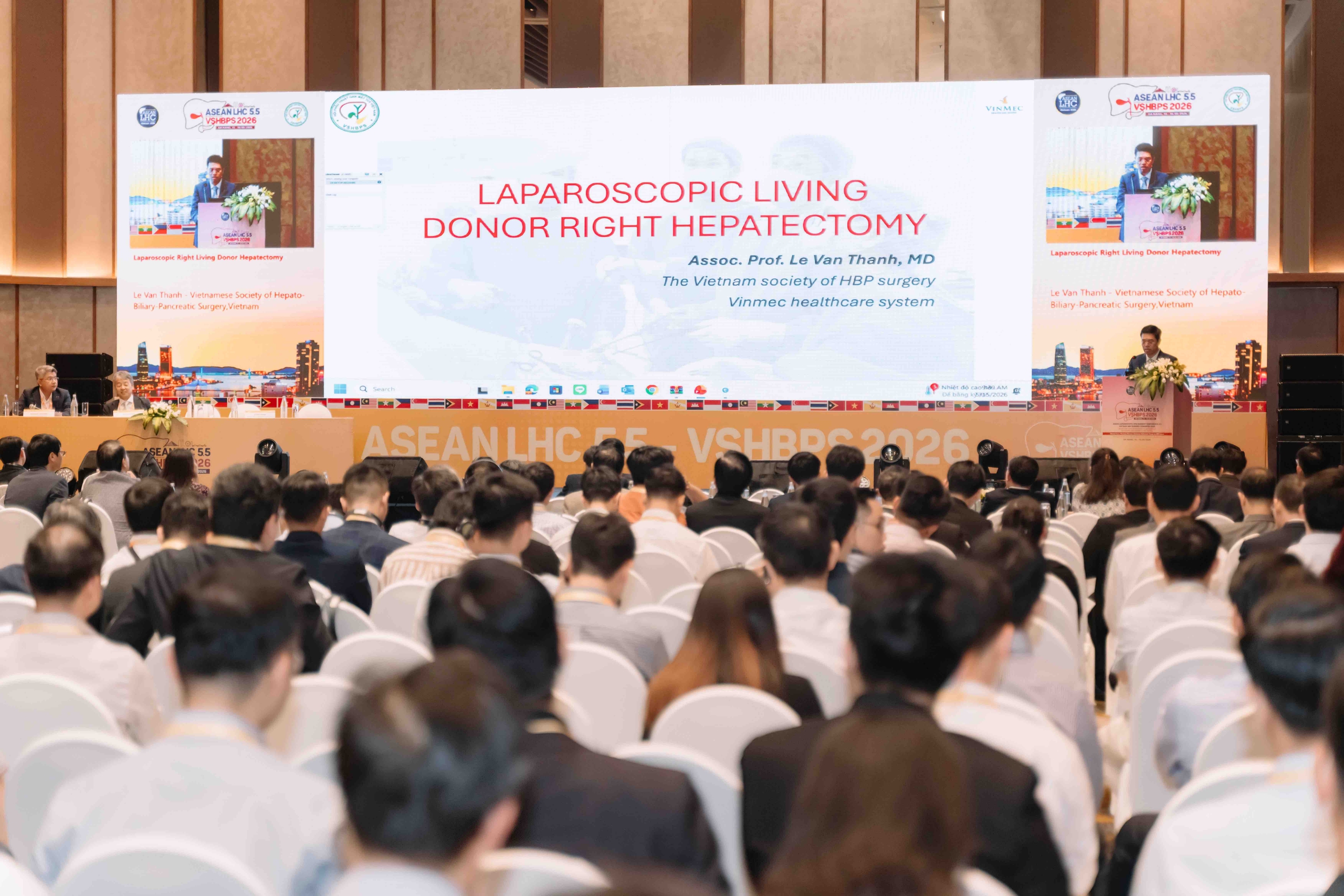Giải pháp phẫu thuật lấy gan từ người hiến sống do chuyên gia Vinmec chia sẻ gây ấn tượng mạnh tại hội nghị quốc tế- Ảnh 1. Giải pháp phẫu thuật lấy gan từ người hiến sống do chuyên gia Vinmec chia sẻ gây ấn tượng mạnh tại hội nghị quốc tế- Ảnh 1.
