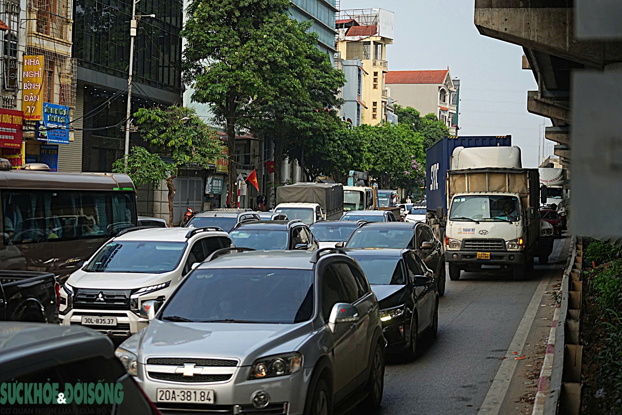 Kết thúc nghỉ lễ Giỗ Tổ Hùng Vương, cửa ngõ Hà Nội ken đặc phương tiện- Ảnh 4. Kết thúc nghỉ lễ Giỗ Tổ Hùng Vương, cửa ngõ Hà Nội ken đặc phương tiện- Ảnh 4.