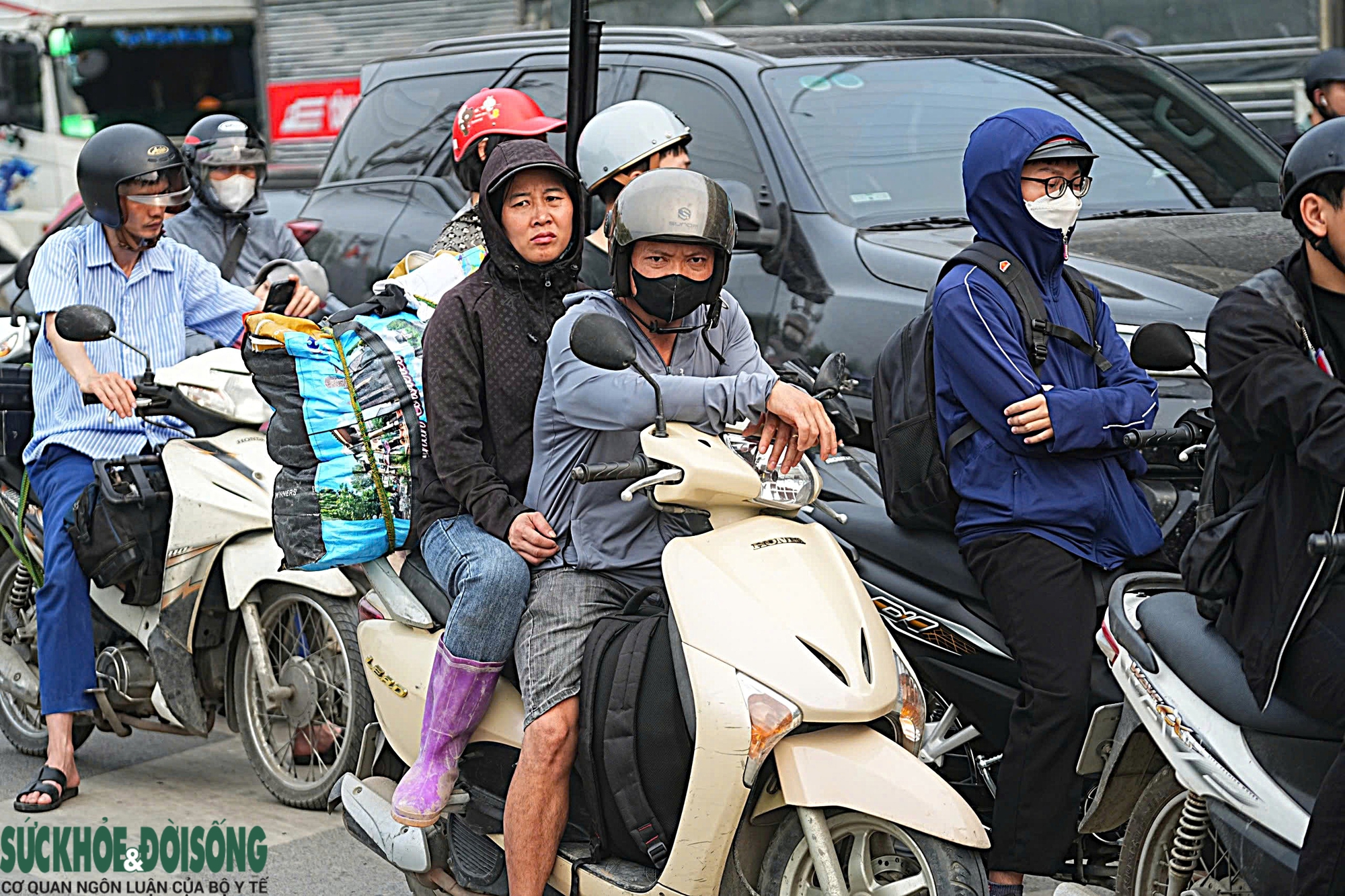 Kết thúc nghỉ lễ Giỗ Tổ Hùng Vương, cửa ngõ Hà Nội ken đặc phương tiện- Ảnh 7. Kết thúc nghỉ lễ Giỗ Tổ Hùng Vương, cửa ngõ Hà Nội ken đặc phương tiện- Ảnh 7.
