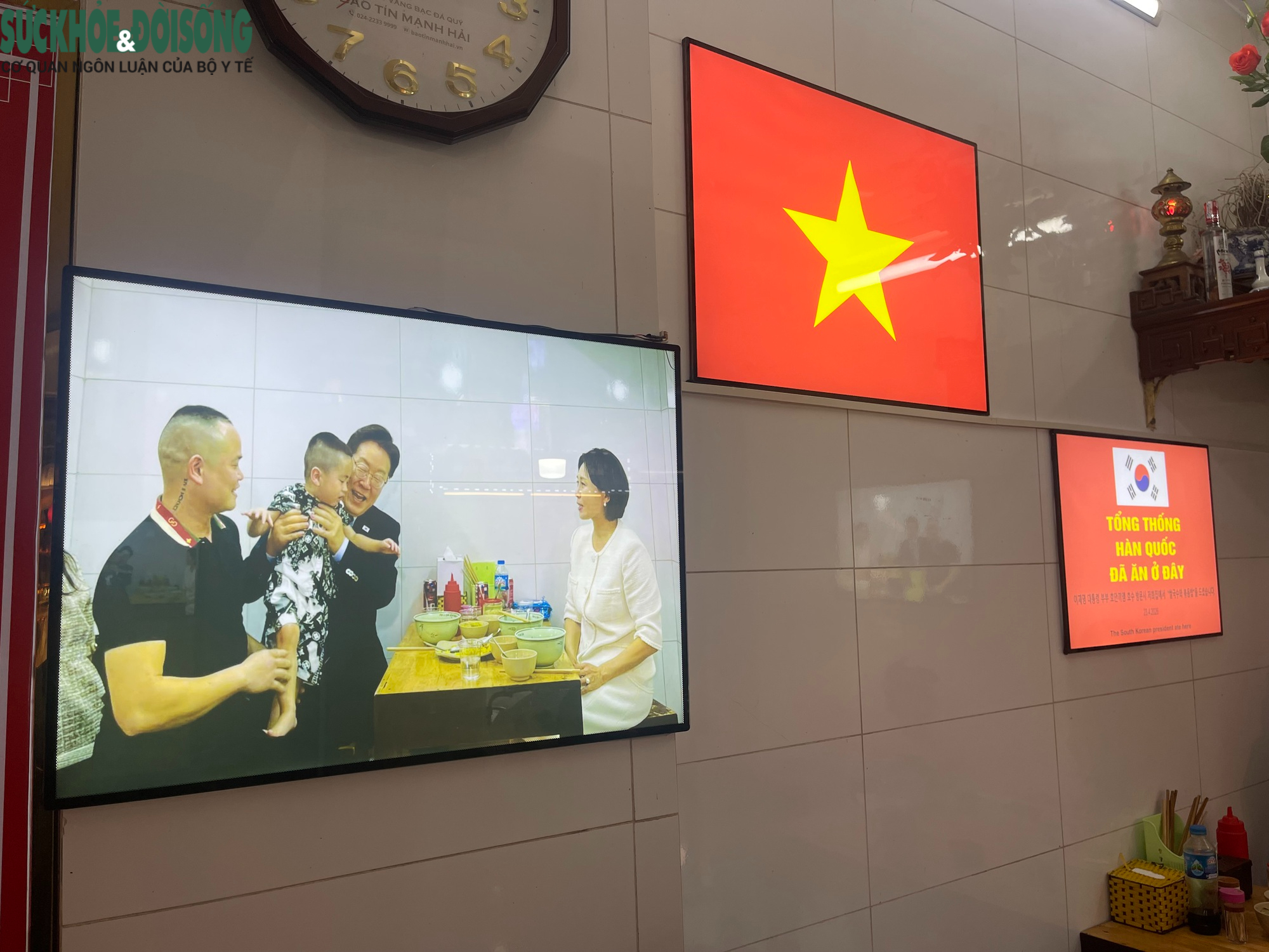Chủ quán phở kể lại 2 giờ chuẩn bị, hồi hộp đón Tổng thống Hàn Quốc và phu nhân- Ảnh 2. Chủ quán phở kể lại 2 giờ chuẩn bị, hồi hộp đón Tổng thống Hàn Quốc và phu nhân- Ảnh 2.