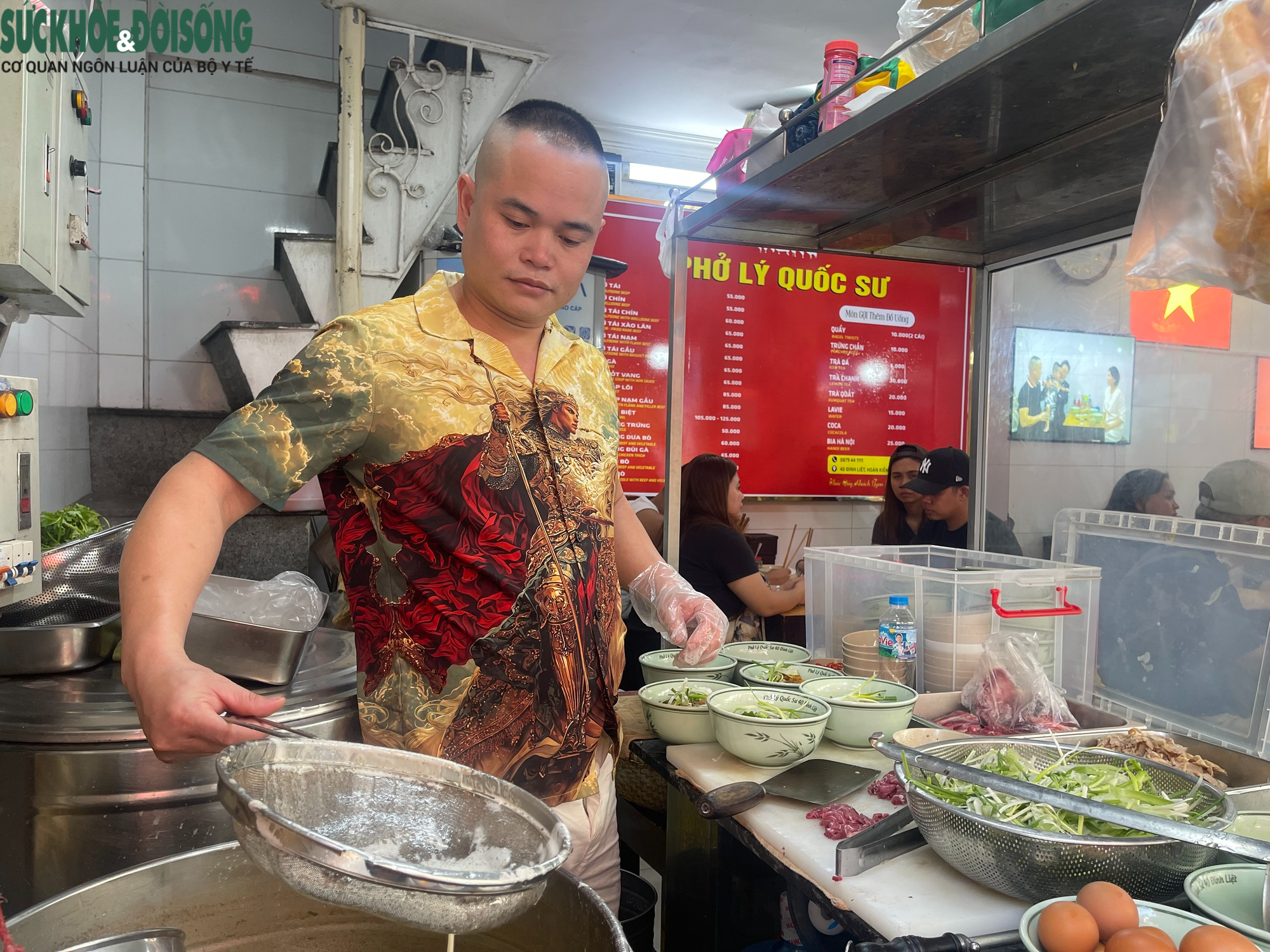 Chủ quán phở kể lại 2 giờ chuẩn bị, hồi hộp đón Tổng thống Hàn Quốc và phu nhân- Ảnh 5. Chủ quán phở kể lại 2 giờ chuẩn bị, hồi hộp đón Tổng thống Hàn Quốc và phu nhân- Ảnh 5.