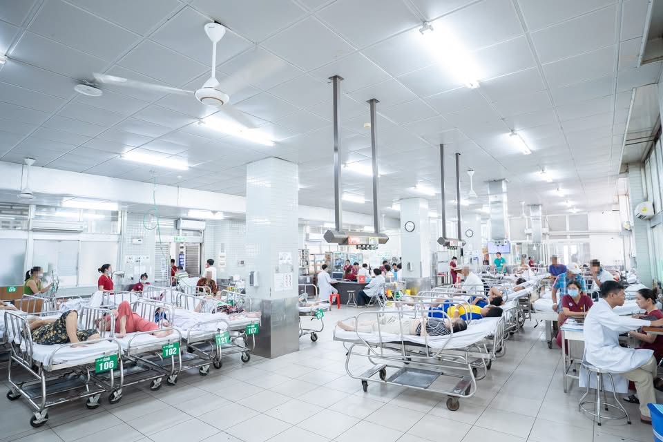 Dịp lễ, cấp cứu do tai nạn sinh hoạt ở BV Chợ Rẫy tăng đột biến- Ảnh 1. Dịp lễ, cấp cứu do tai nạn sinh hoạt ở BV Chợ Rẫy tăng đột biến- Ảnh 1.