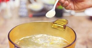 Dùng muối hạt thay muối iod: Thói quen tưởng lành mạnh nhưng chưa chắc phù hợp