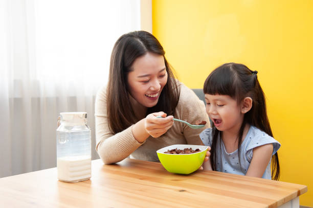 bua-sang-cua-tre-17774316192001041716882 Cảnh báo đường ẩn trong bữa sáng và nguy cơ với trẻ nhỏ- Ảnh 1.
