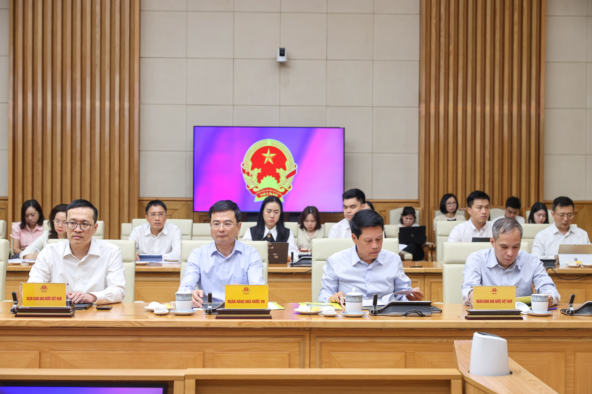 Thủ tướng: Cần hạn chế tối đa tâm lý găm giữ và đầu cơ vàng- Ảnh 4. Thủ tướng: Cần hạn chế tối đa tâm lý găm giữ và đầu cơ vàng- Ảnh 4.