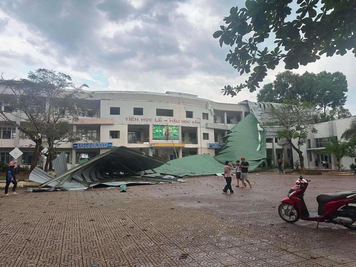 12 người bị thương, hơn 3000 ngôi nhà bị tốc mái vì dông lốc, mưa đá- Ảnh 1. 12 người bị thương, hơn 3000 ngôi nhà bị tốc mái vì dông lốc, mưa đá- Ảnh 1.