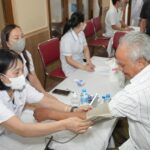 Mang dịch vụ y tế chất lượng miễn phí đến với người có công, gia đình chính sách tại Yên Bài